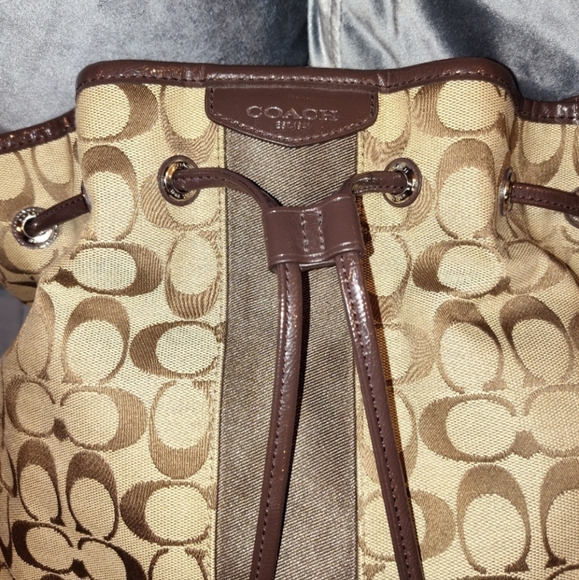 NWOT COACH BUNDLE SIGNATURE MONOGRAM SHOULDER BAG & MATCHING WRISTLET & DUSTBAG - Picture 7 of 14